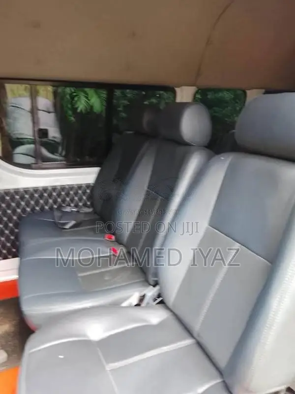 Toyota KDH High Roof 2006 Van (Used)
