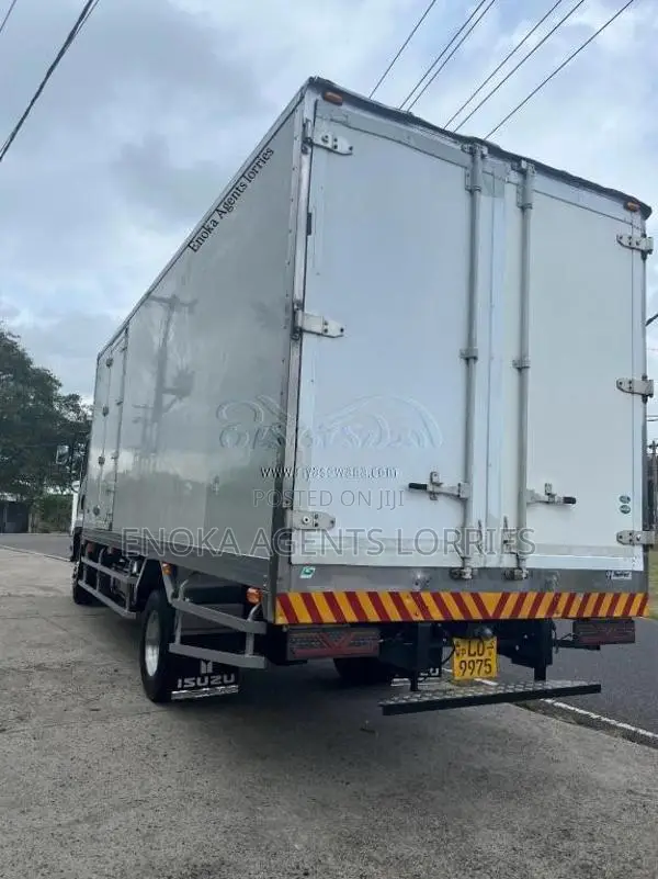 Isuzu 20ft Forward 2011 Lorry (Used)