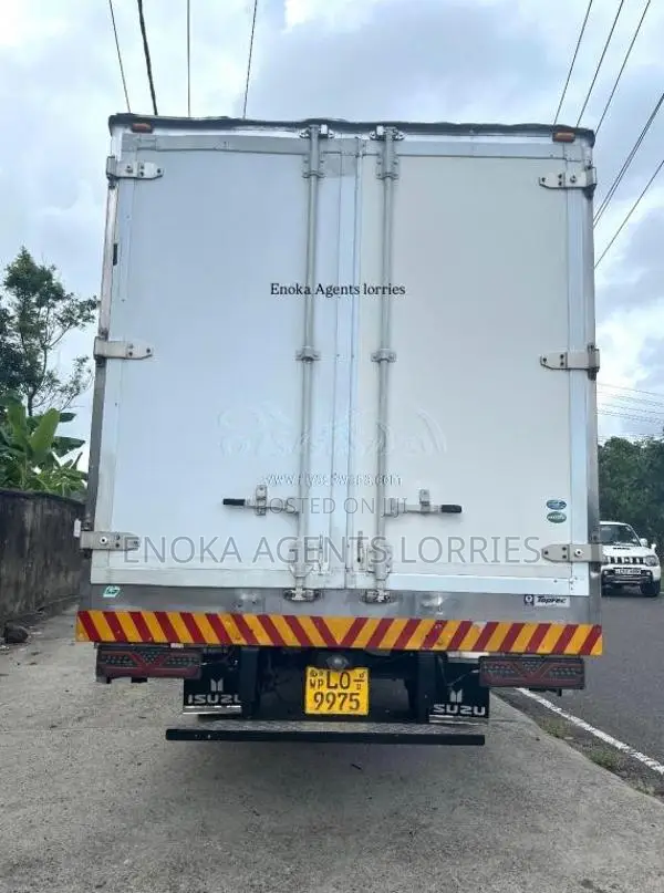 Isuzu 20ft Forward 2011 Lorry (Used)