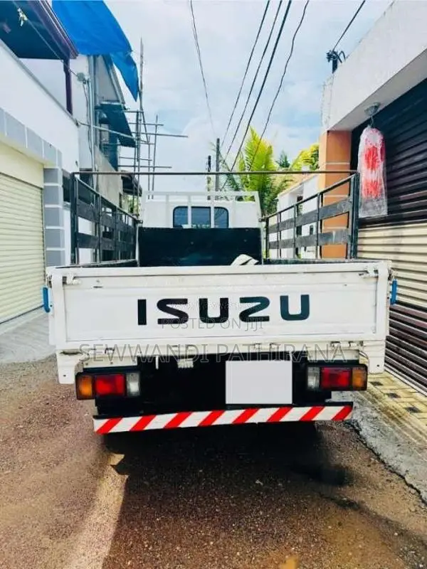 Isuzu ELF 2000 Lorry (Used)