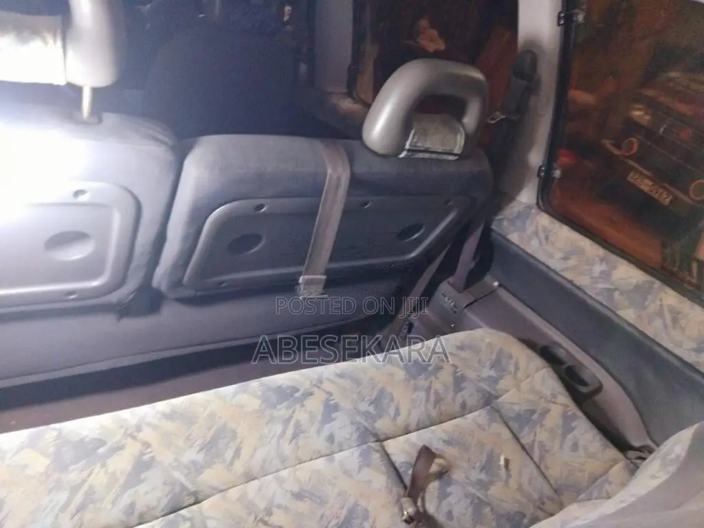 Nissan Serena FX 1998 Van (Used)