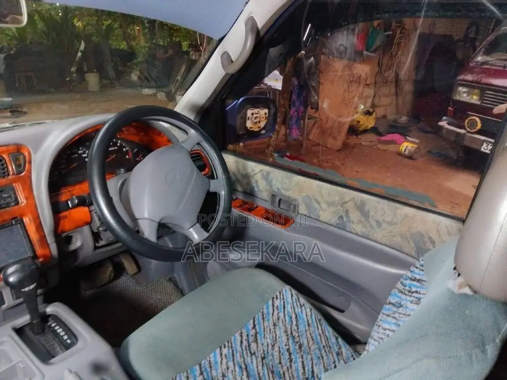 Nissan Serena FX 1998 Van (Used)