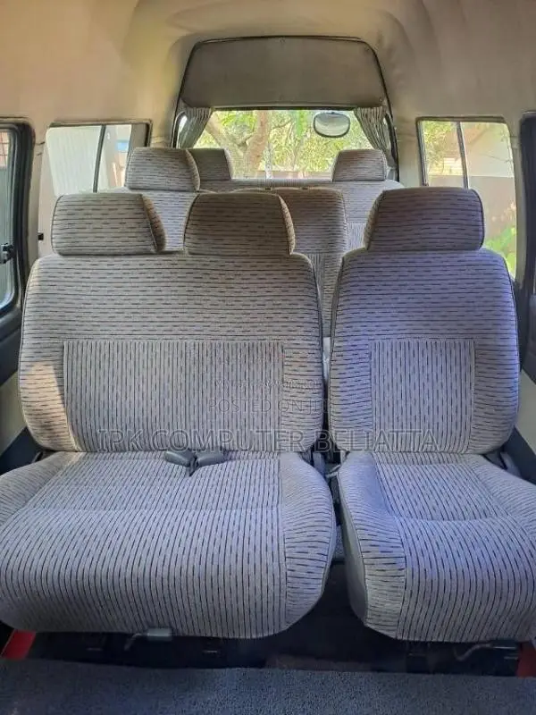Toyota Dolphin High Roof 1991 Van (Used)