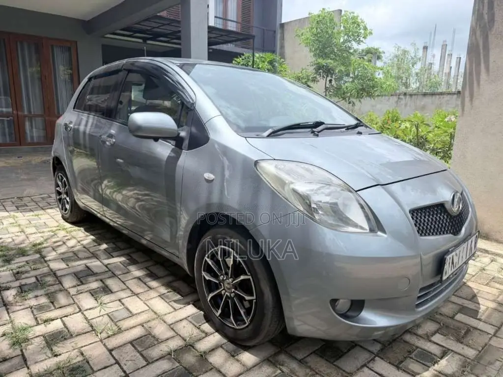 Toyota Vitz 2007 Car (Used)