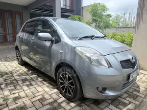 Toyota Vitz 2007 Car (Used)