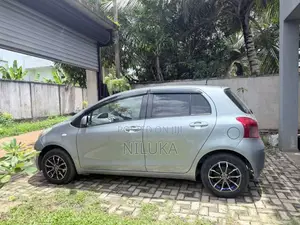 Toyota Vitz 2007 Car (Used)