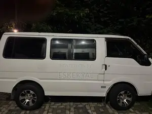 Nissan Van Nissan 2011 Van (Used)