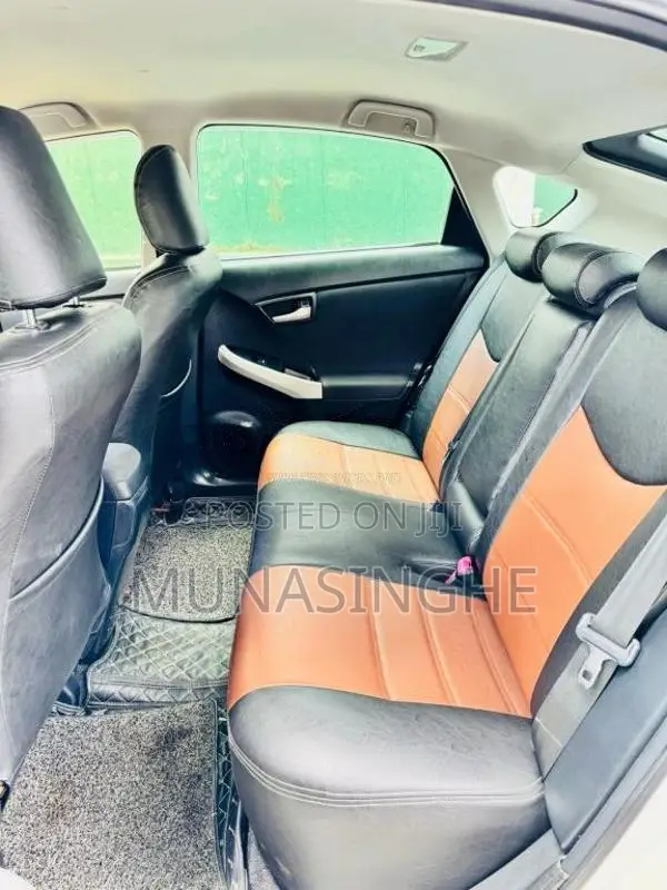 Toyota Prius G Grade 2014 Car (Used)