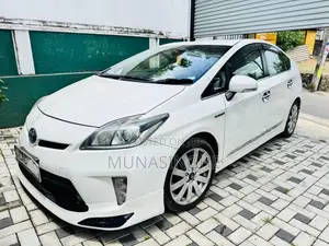 Toyota Prius G Grade 2014 Car (Used)