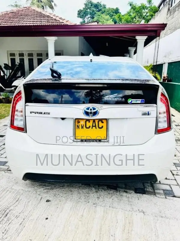 Toyota Prius G Grade 2014 Car (Used)