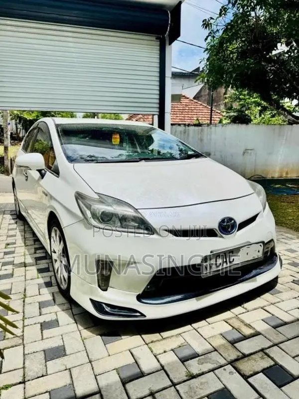 Toyota Prius G Grade 2014 Car (Used)
