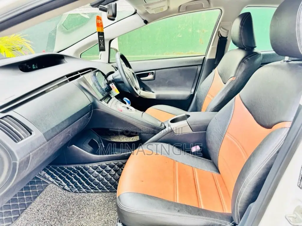 Toyota Prius G Grade 2014 Car (Used)