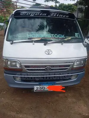 Toyota Dolphin 1994 Van (Used)