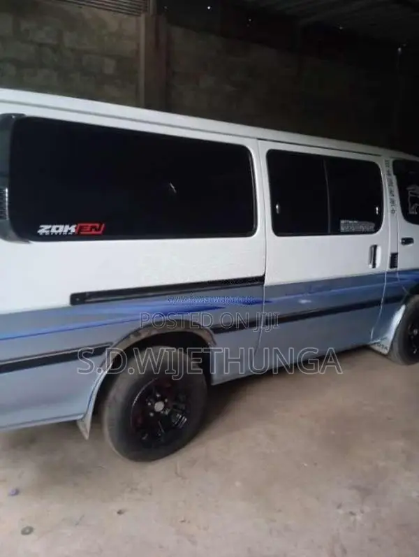 Toyota Dolphin 1994 Van (Used)
