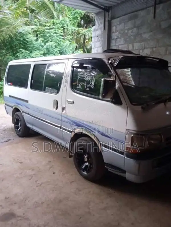Toyota Dolphin 1994 Van (Used)