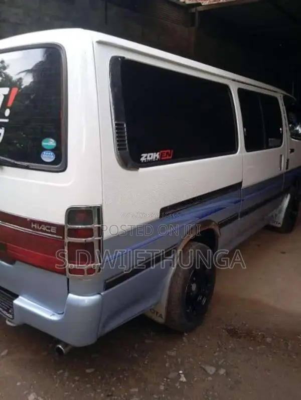Toyota Dolphin 1994 Van (Used)