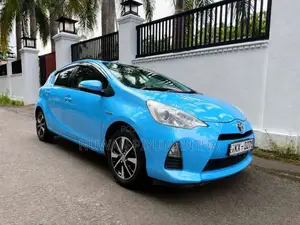Toyota Aqua 2012 Car (Used)