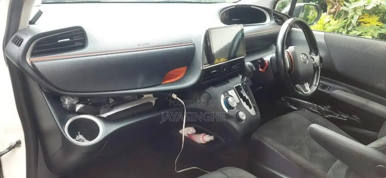 Toyota Sienta 2018 Car (Used)