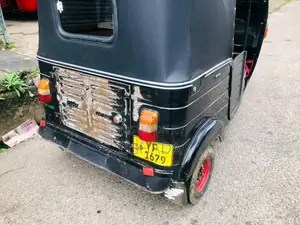 Bajaj RE 205 2010 Three Wheel (Used)