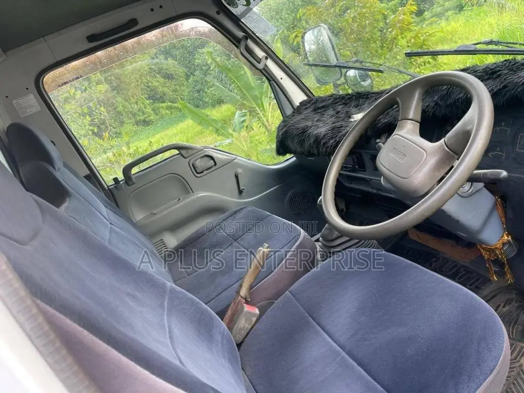 Isuzu NKR 55L 14 FULL BODY 1998 Lorry (Used)