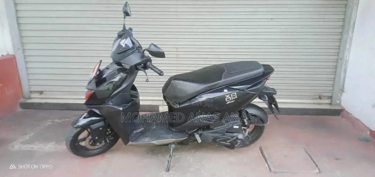 Hero Zoom 2025 Motorbike (Used)