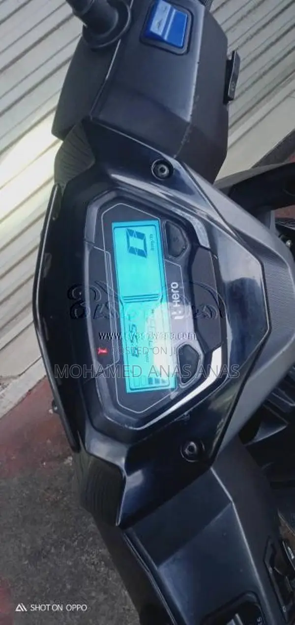 Hero Zoom 2025 Motorbike (Used)