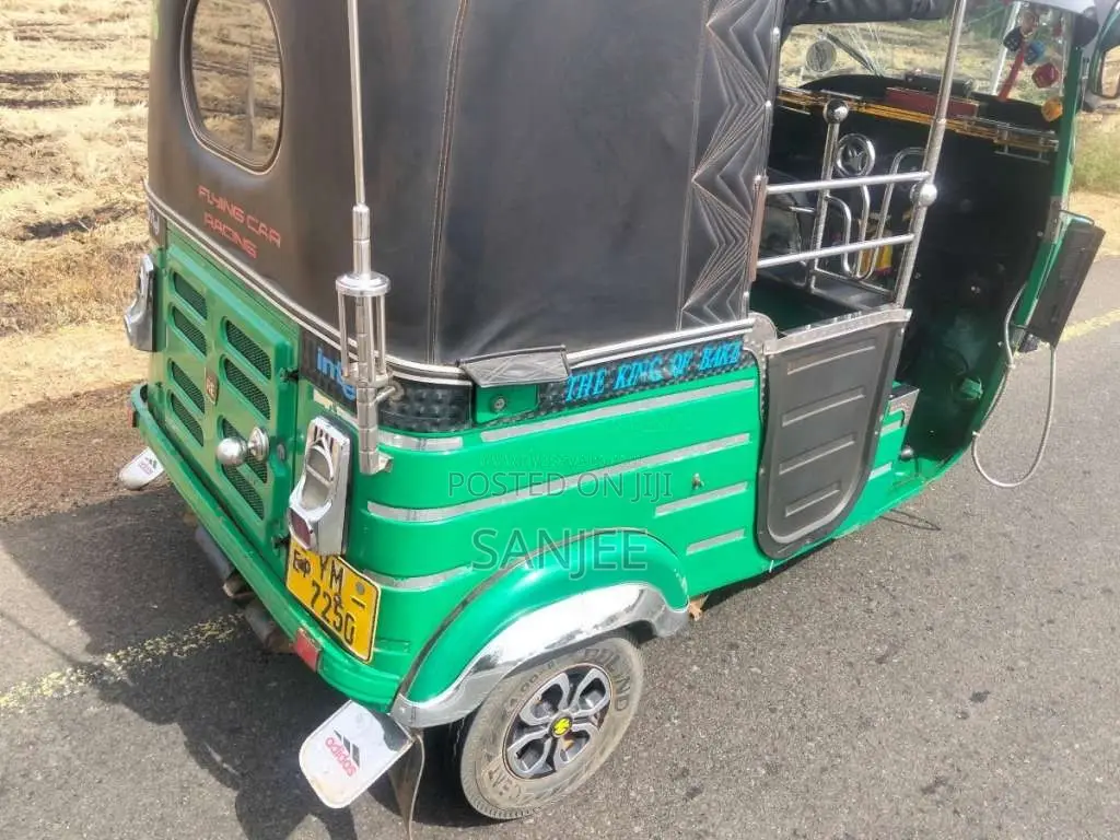 Bajaj 4 Stroke 2011 Three Wheel (Used)