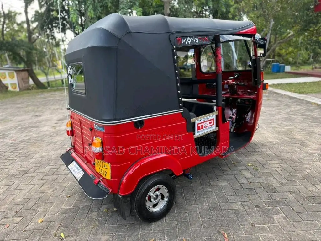 Bajaj 2 Stroke 2005 Three Wheel (Used)