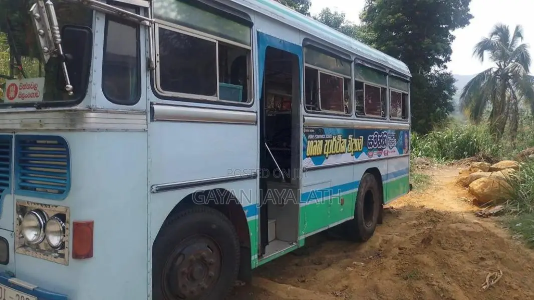 Ashok-Leyland Comet 2004 Bus (Used)