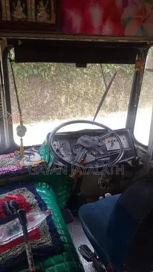 Ashok-Leyland Comet 2004 Bus (Used)
