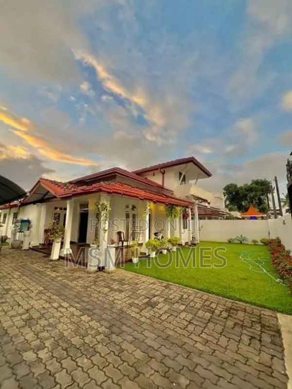 Complete House For Sale in Negombo