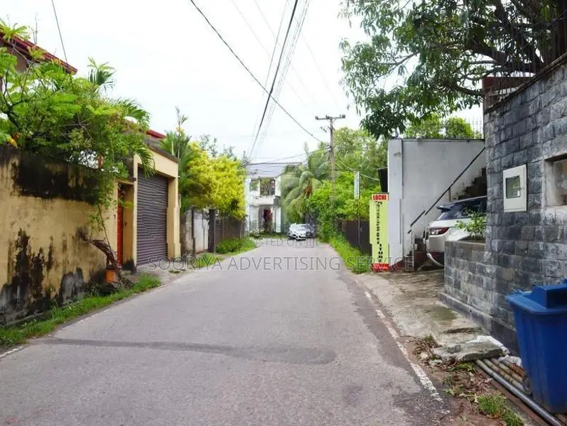 Luxury House with Commercial Space for Sale in Boralesgamuwa