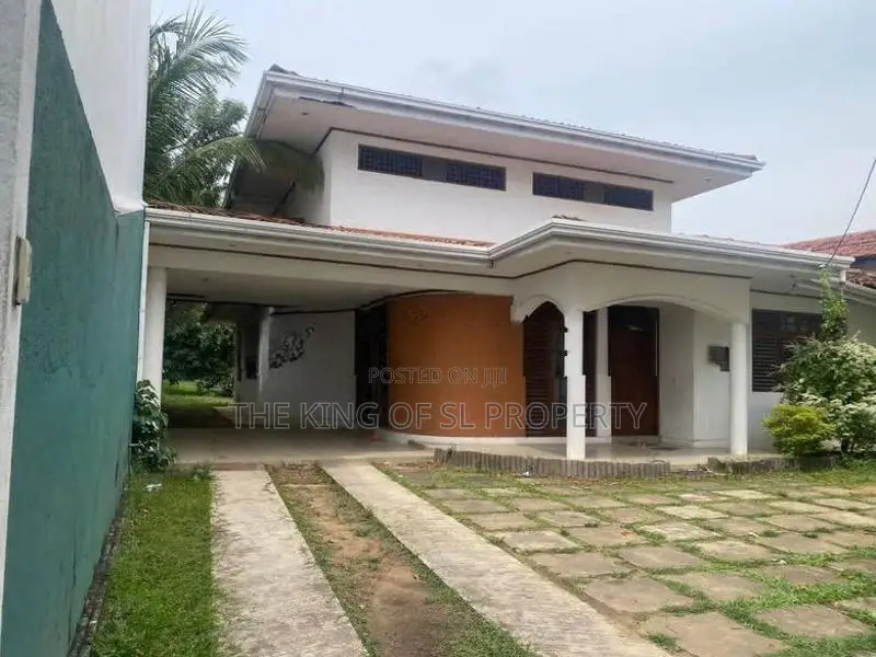 House for sale in Dehiwala (Nedimala )