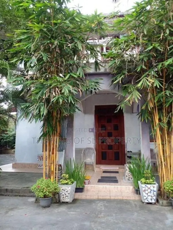 House for sale in Boralesgamuva