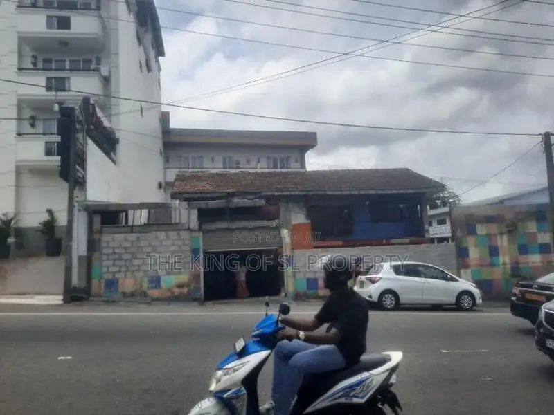 Commercial land for sale in Kotte