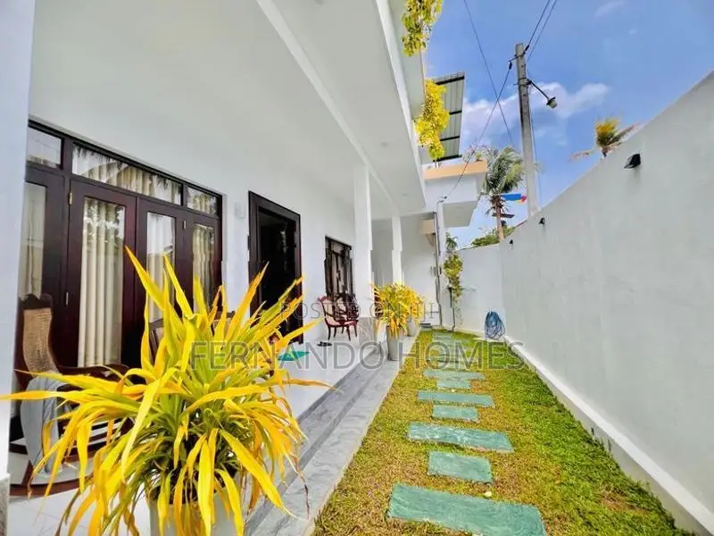 Very Near Temple Road Down Floor Complete New House Sale In Negombo