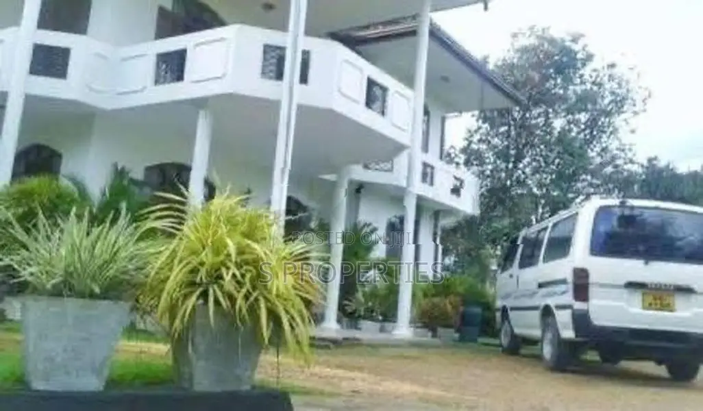 SOLID HOUSE FOR SALE IN KAHAWATTA