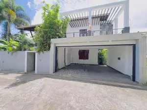 සුඛෝපභෝගී නිවසක් තලවතුගොඩින්