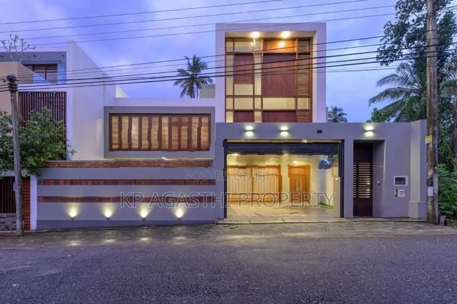 brand new super luxury house for sale in piliyandala