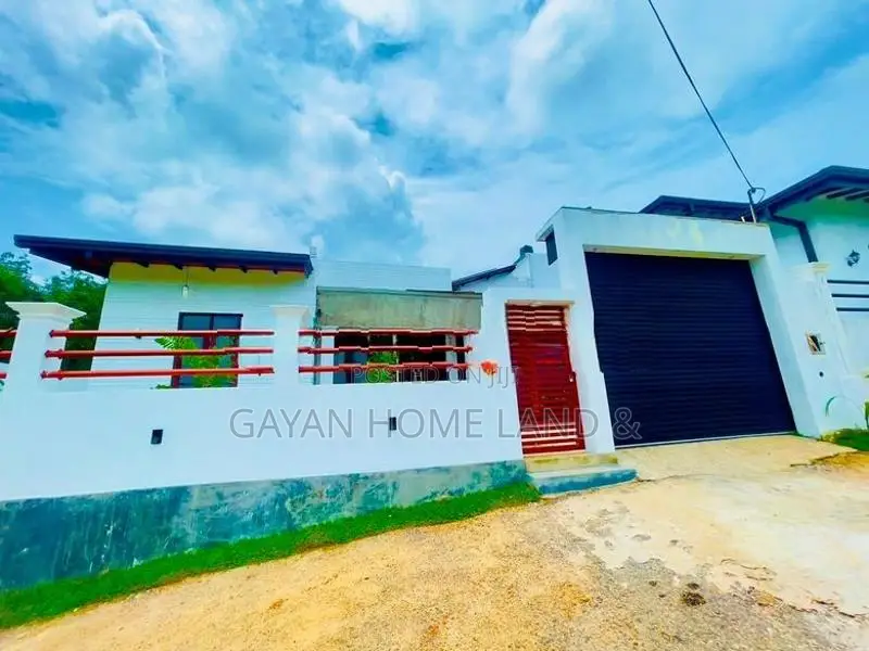 Brand New Quality Spacious House For Sale In Kahathuduwa Polgasowita