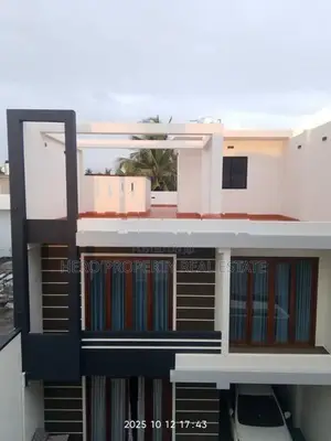 HCS072 - Luxury Quality Valuable House for Sale in Dehiwala