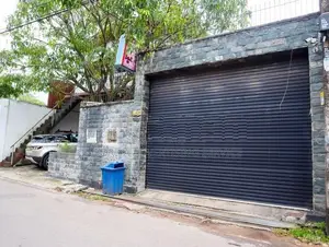 Luxury House with Commercial Space for Sale in Boralesgamuwa