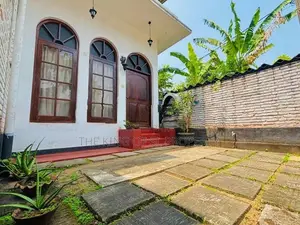 House for sale in Nugegoda ( Mirihana )