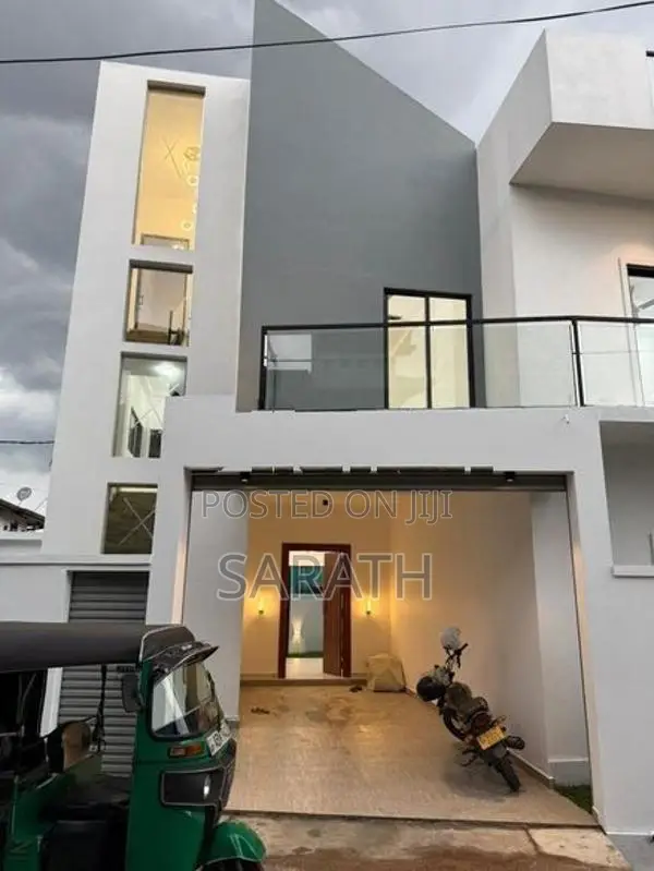 Beautiful luxury House Sale Athurugiriya