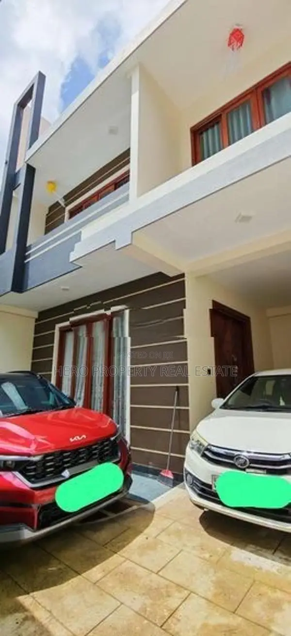 HCS072 - Luxury Quality Valuable House for Sale in Dehiwala