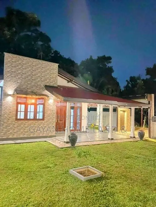 පර්චස් 18 ක ඉදිවූ අලුත්ම තනිමහල් නිවසක් විකිණීමට පොල්ගස්ඕවිට කැස්බෑව