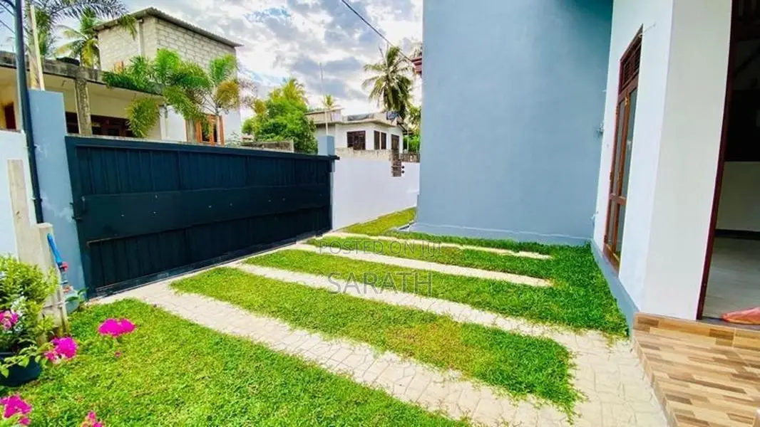 Well Build Single House Sale Meegoda