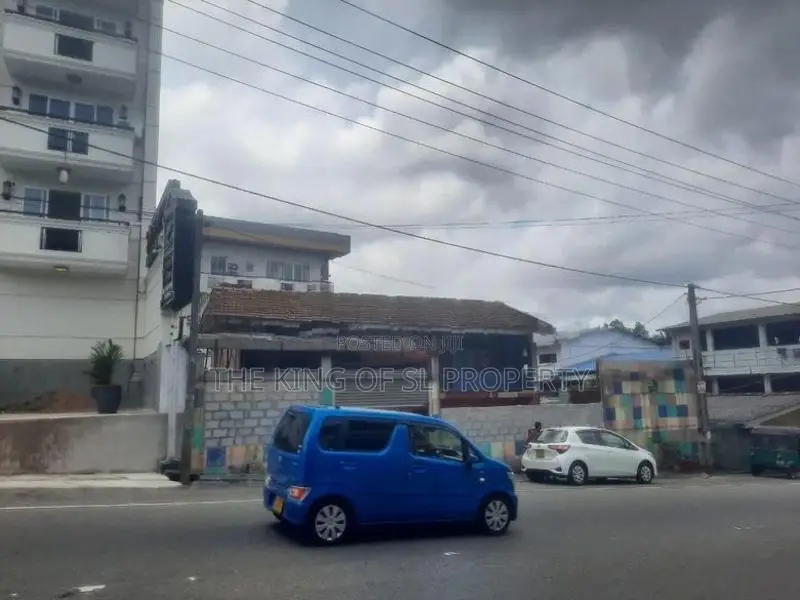 Commercial land for sale in Kotte