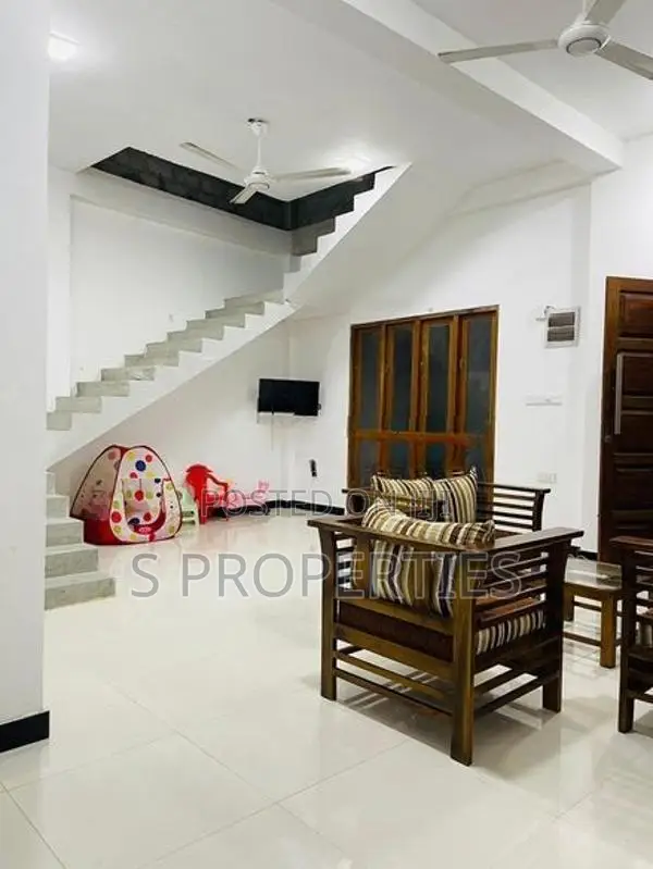 2storied house for sale in Rathmalana