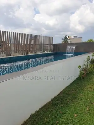 LUXURY HOUSE WITH A ROOF TOP SWIMMING POOL FOR LEASE IN COL 8 | LH0323